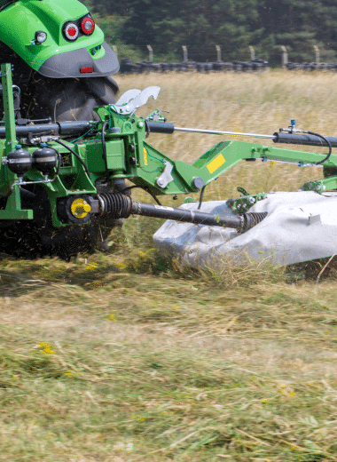 Koszenie terenów zielonych i działek – usługi KAK-TRANS