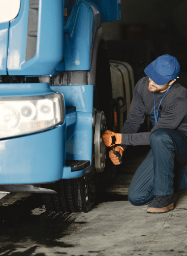 Wulkanizacja TIR i maszyn rolniczych do 56 cali – KAK-TRANS